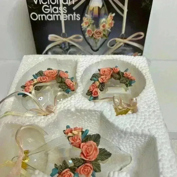 VINTAGE SET OF 3 VICTORAN‎ GLASS ORNAMENTS new in box - Picture 4 of 5